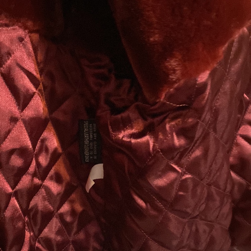 Plus Queen Size Like New Wilsons Red Leather Jacket. Fur Hood quilt lined. - Picture 10 of 14